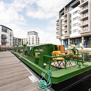 - Houseboats Hotel en barco